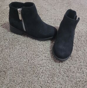 Toddler Girl Zip Up Suede  Ankle Boots 9